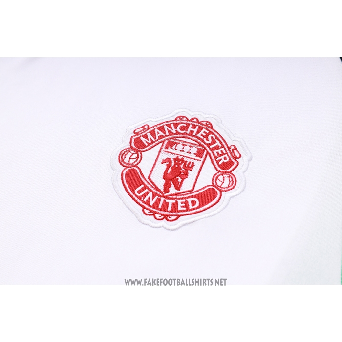 Tracksuit
 Manchester United Short Sleeve
 2023-2024 White
 and 
Black
 - Shorts
